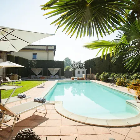 Ca Di Capri 아파트호텔 부솔렌고