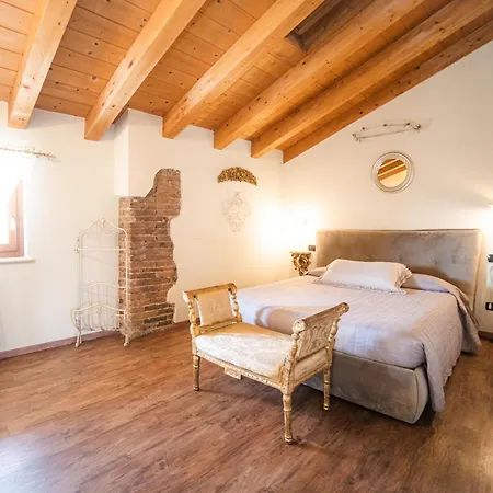 Ca Di Capri 4* 부솔렌고