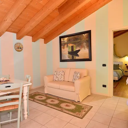Ca Di Capri Aparthotel 3*