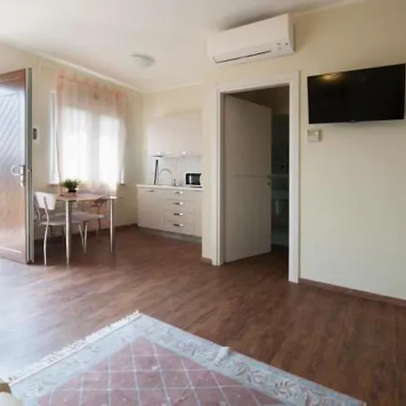 Ca Di Capri Aparthotel 3*