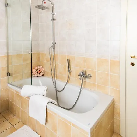 Ca Di Capri Apartmanhotel Bussolengo