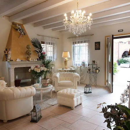 Ca Di Capri Apartahotel 4*