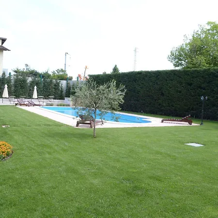 アパートホテル レジデンス カ ディ カプリ ブッソレンゴ