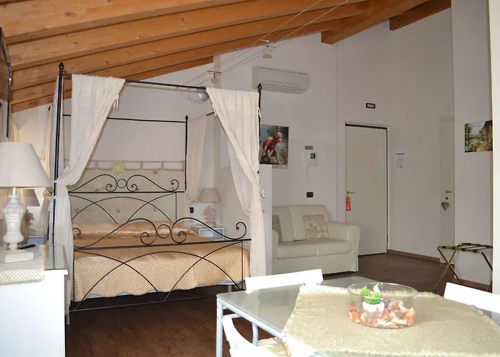 Ca Di Capri Aparthotel Bussolengo