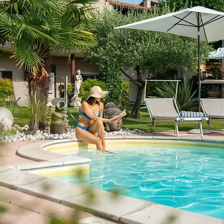 Ca Di Capri Apartmanhotel 4*